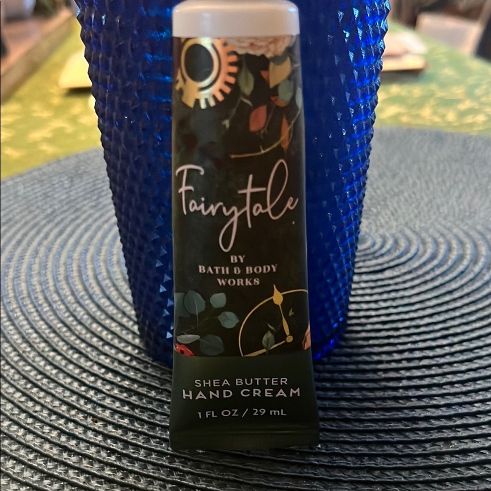 Bath & Body Works Hand Cream Collection - Picture 5 of 5